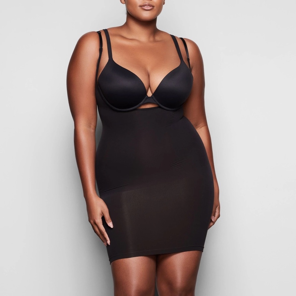 Skims Shape wear Never worn